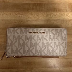 Michael Kors wallet